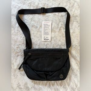 Lululemon Festival Bag II in Black Nylon